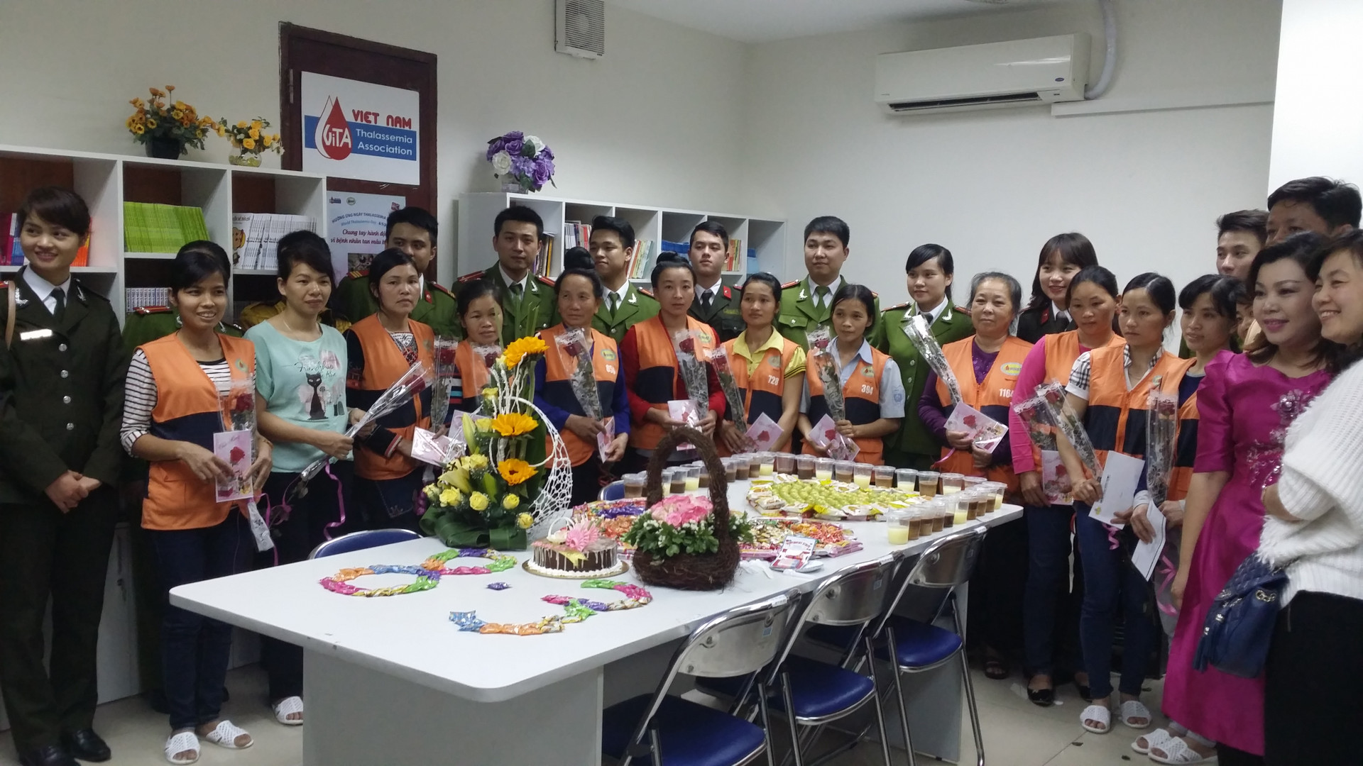 8/3 – Hoa hồng nở trong phòng bệnh Thalassemia